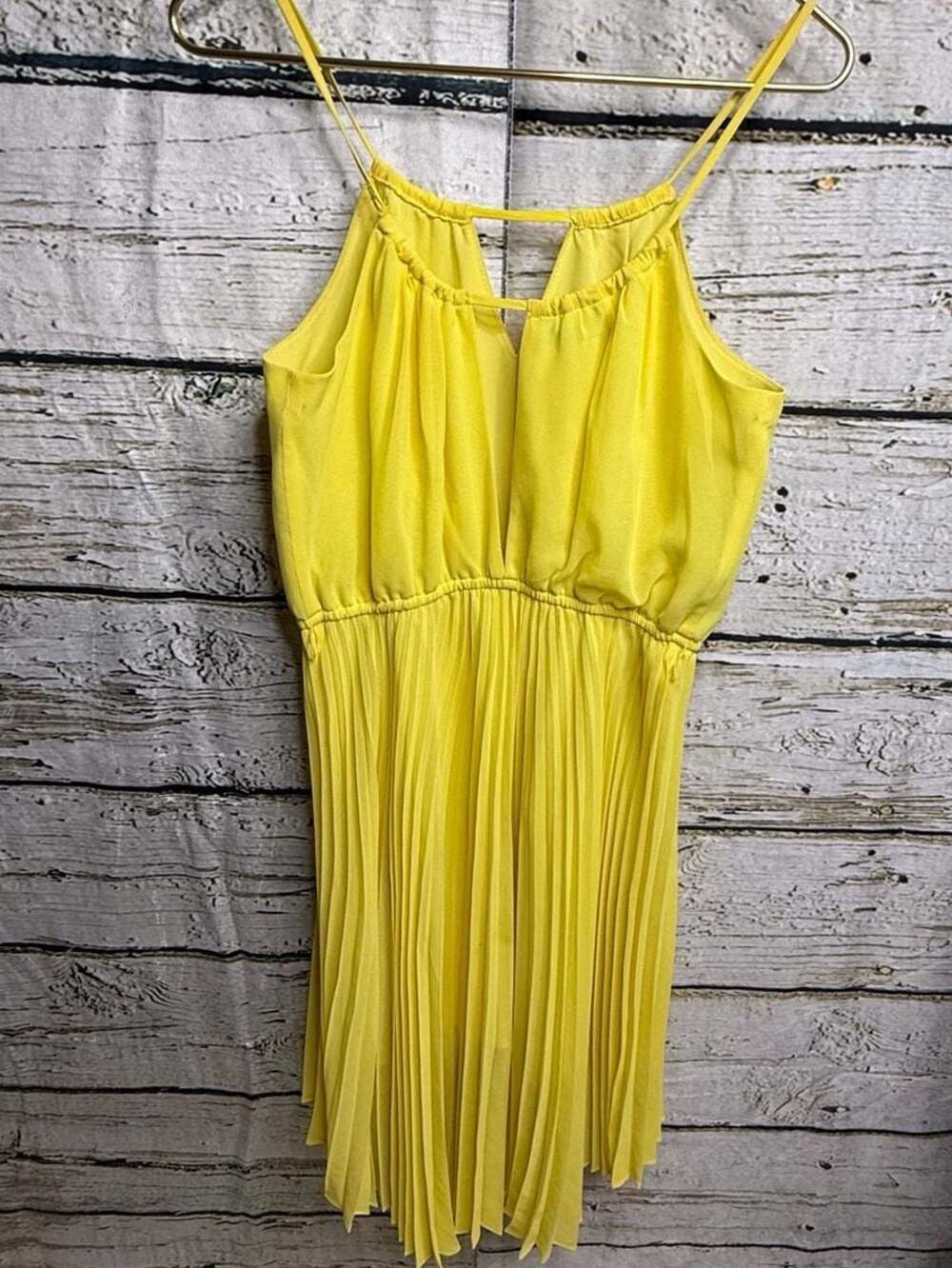 Bebe M Yellow Sleeveless Chiffon Pleated Mini Dress